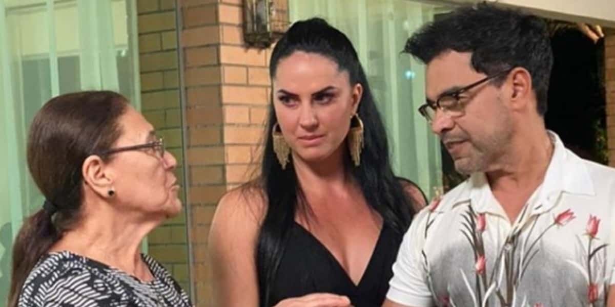 Zezé ao lado de Graciele Lacerda e da mãe (Foto: Divulgação)