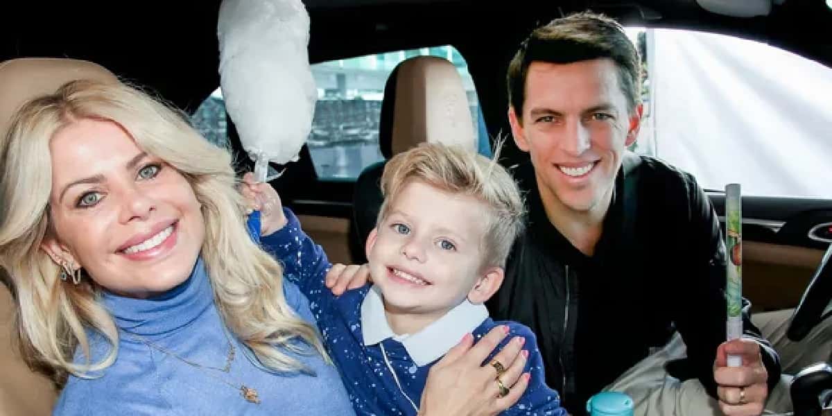 Karina Bacchi ao lado de Enrico e Amaury Nunes (Foto: Divulgação)