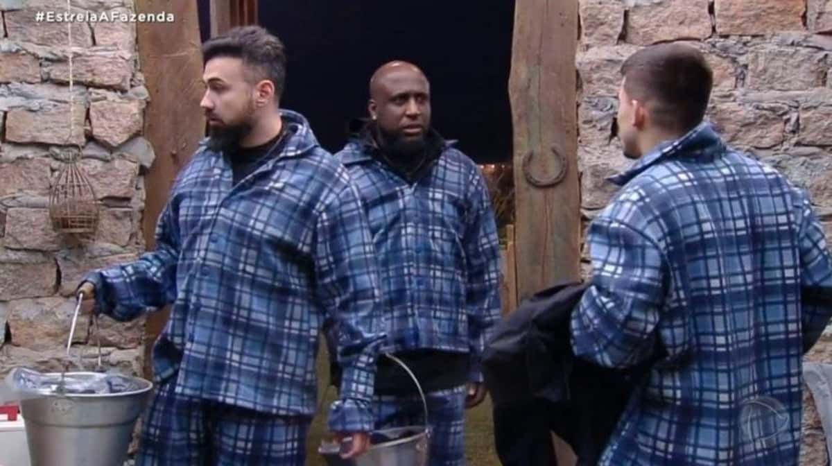 Bruno, Thomaz, André e Vini são os primeiros peões a dormir na Baia em A Fazenda 14 (Foto: Reprodução / PlayPlus)