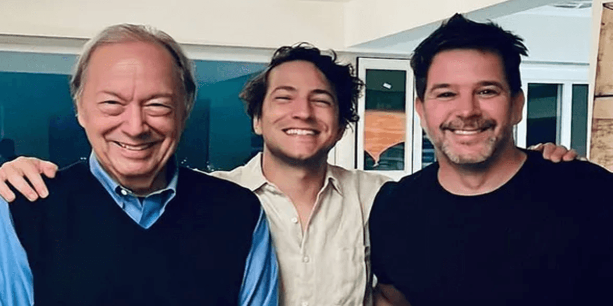 Murilo Benicio ao lado do sogro e do irmão de seu novo amor (Foto: Instagram)