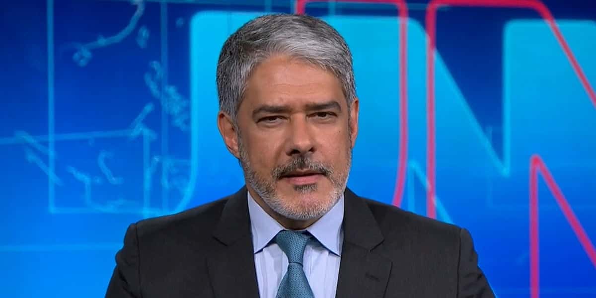 William Bonner ao vivo no Jornal Nacional (Foto: Reprodução / TV Globo)