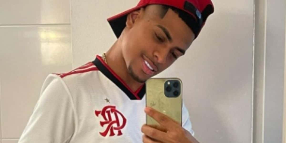 Funkeiro Biel do Furduncinho, sofre ataque de tiros contra sua van e escapa da morte por milagre (Foto: Reprodução)