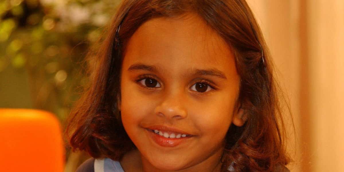 Ana Beatriz Cisneiros, ex-atriz mirim, cresceu e é mãe de duas lindas meninas (Foto: Reprodução)