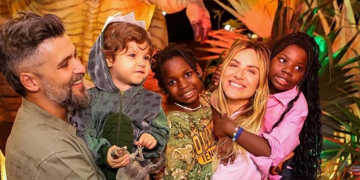 Gio Ewbank, Bruno Gagliasso e os filhos do casal (Foto Reprodução/Internet)