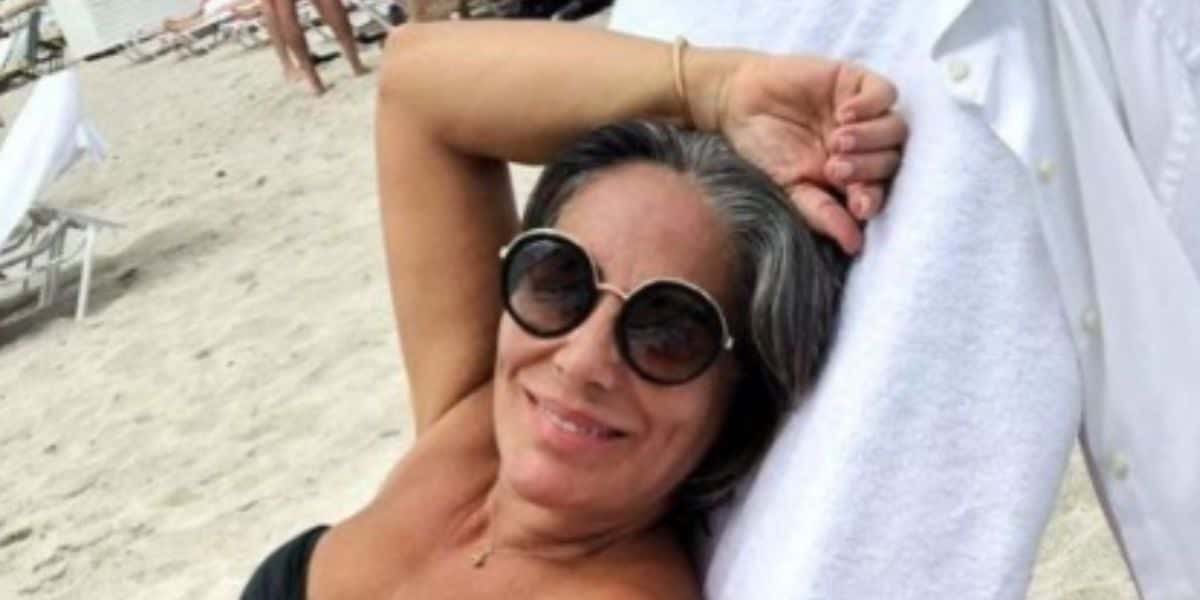 Aos 59 anos, fotos de biquíni e com corpão, provam que Gloria Pires é uma das mulheres mais lindas do Brasil (Foto: Reprodução)