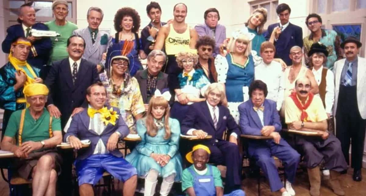 A turma de alunos da Escolinha do Professor Raimundo nos anos 90 (Divulgação/ Globo)