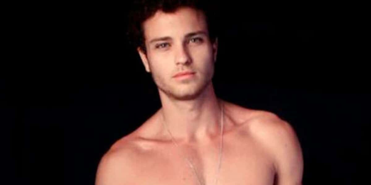 Lucas Bissoli, do BBB, sem camisa. (Foto: Reprodução / Internet)