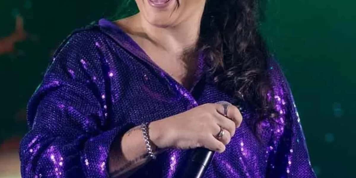 Cantora teve que abandonar palco às pressas após passar mal (Foto: Reprodução)