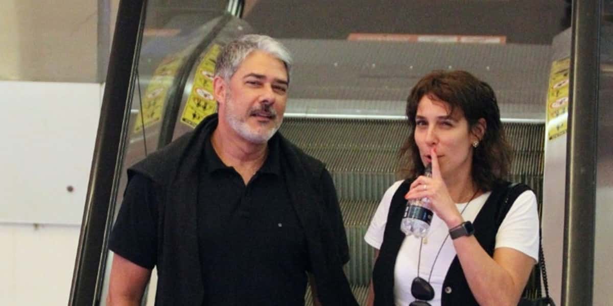 William Bonner e a esposa, Natasha Dantas, em um shopping do Rio de Janeiro (Foto: Adão / AgNews)