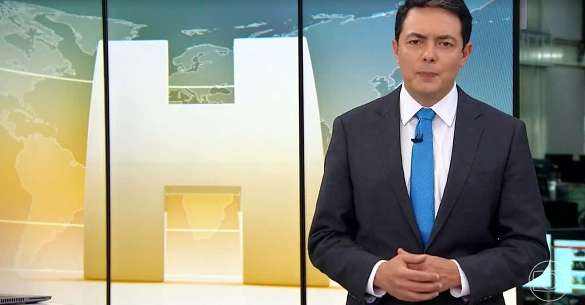 Alan Severiano no comando do Jornal Hoje- Foto: Reprodução/Globo