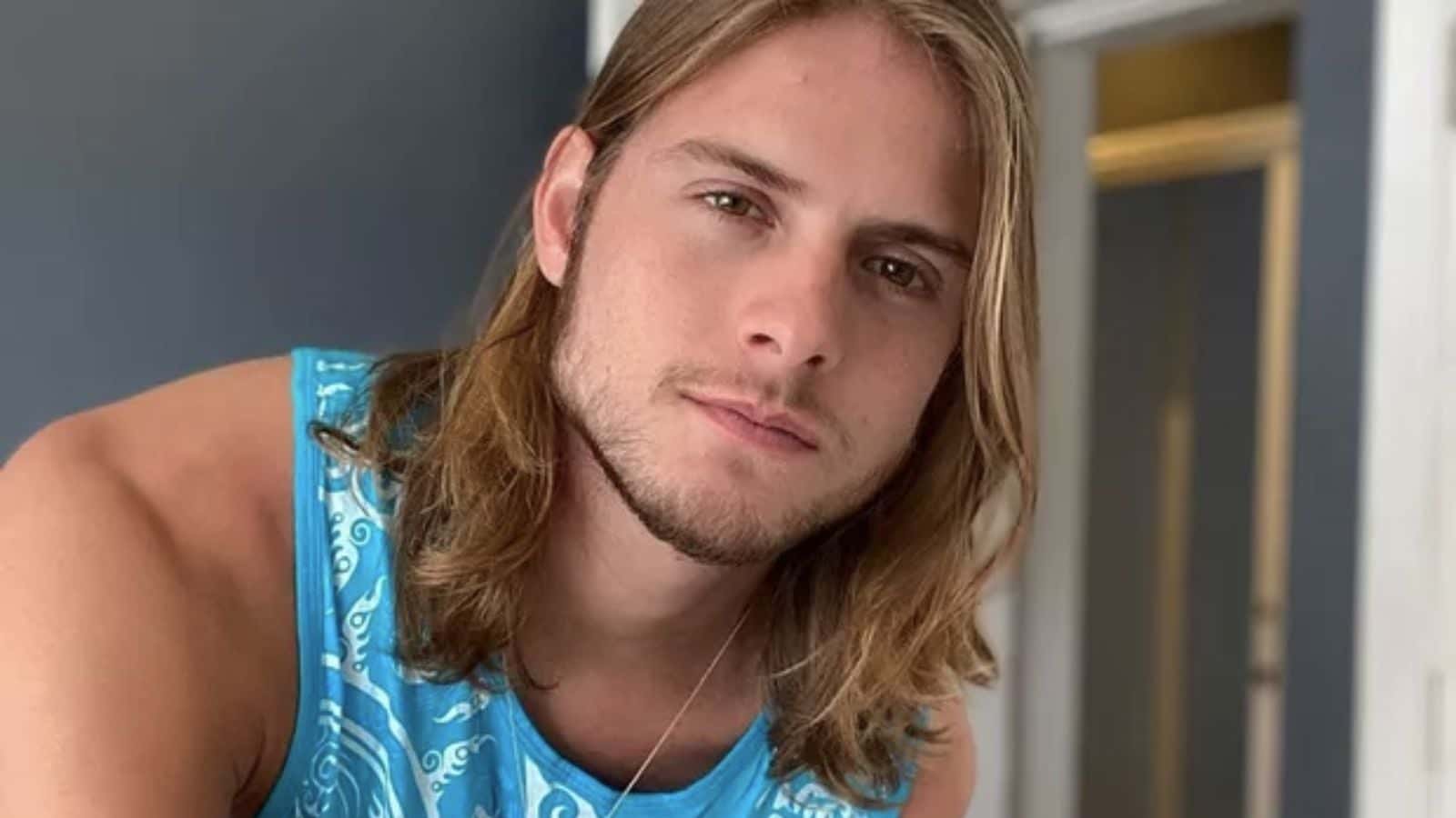 Daniel Lenhardt e ex namorado posam para conteúdo no Only Fans (Foto: Reprodução/Internet)