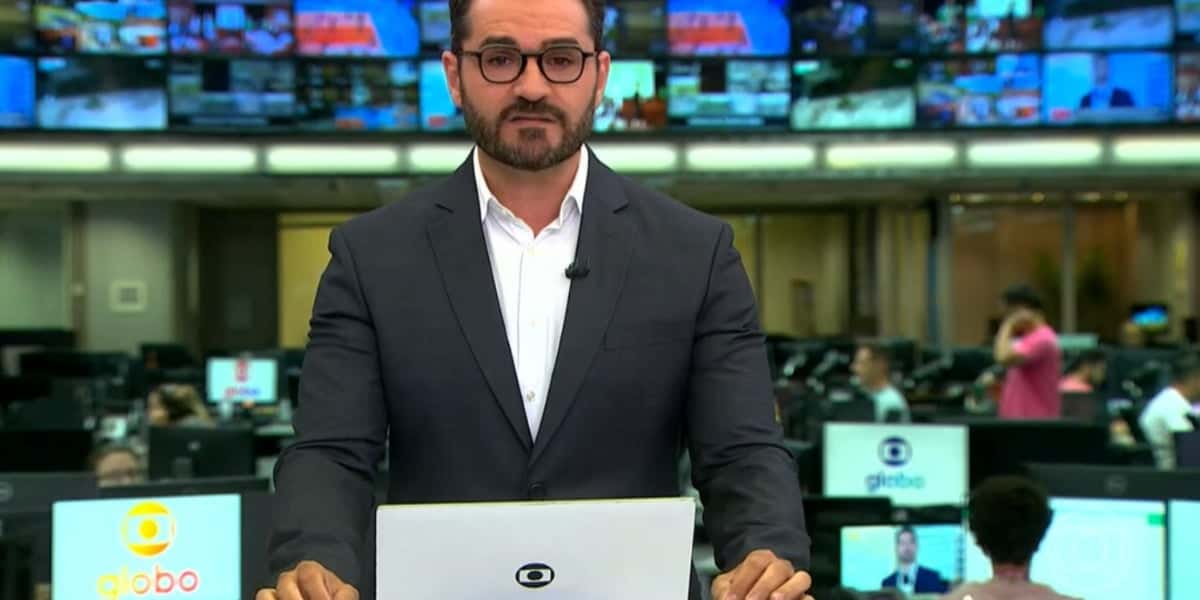 Marcelo Cosme entrou às pressas no É de Casa com notícias importantes (Foto: Reprodução)