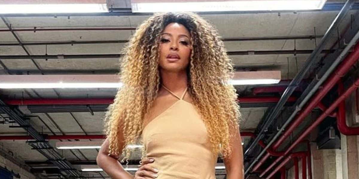 Sheron Menezzes fechou a cara e não poupou palavras ao receber pergunta sobre a Globo em evento (Foto: Reprodução / Instagram)