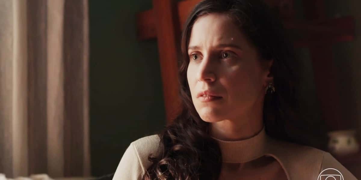 Regina quer acabar com a paz de Clarice no final de Cara e Coragem (Foto: Reprodução/Globo)