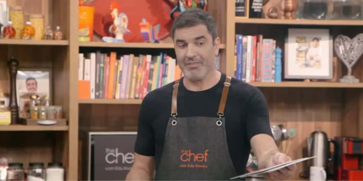Edu Guedes leva sempre com muito bom humor o programa aos telespectadores (Reprodução: The Chef/ Band)