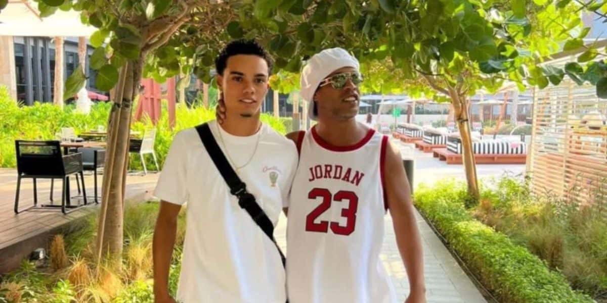Filho de Ronaldinho Gaúcho assume relação amorosa, deixa o país e ganha apoio da mãe - Foto Reprodução