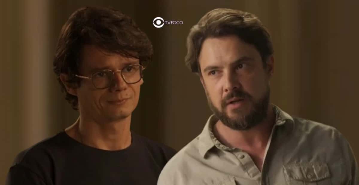 Firmino (Odilon Esteves) em Mar do Sertão; advogado alertará José (Sergio Guizé) sobre perigo (Foto: Reprodução / Globo / Montagem TV Foco)