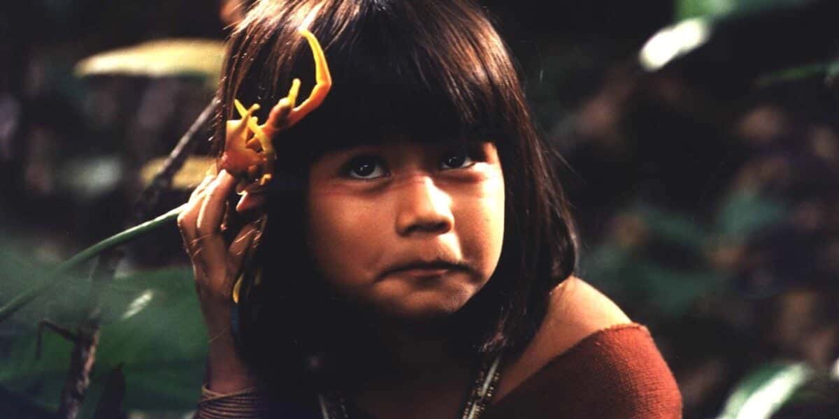 A atriz Mirim que interpretou "Tainá" em "Uma Aventura na Amazônia" cresceu, está linda e mudou de carreira (Foto Reprodução/Internet)