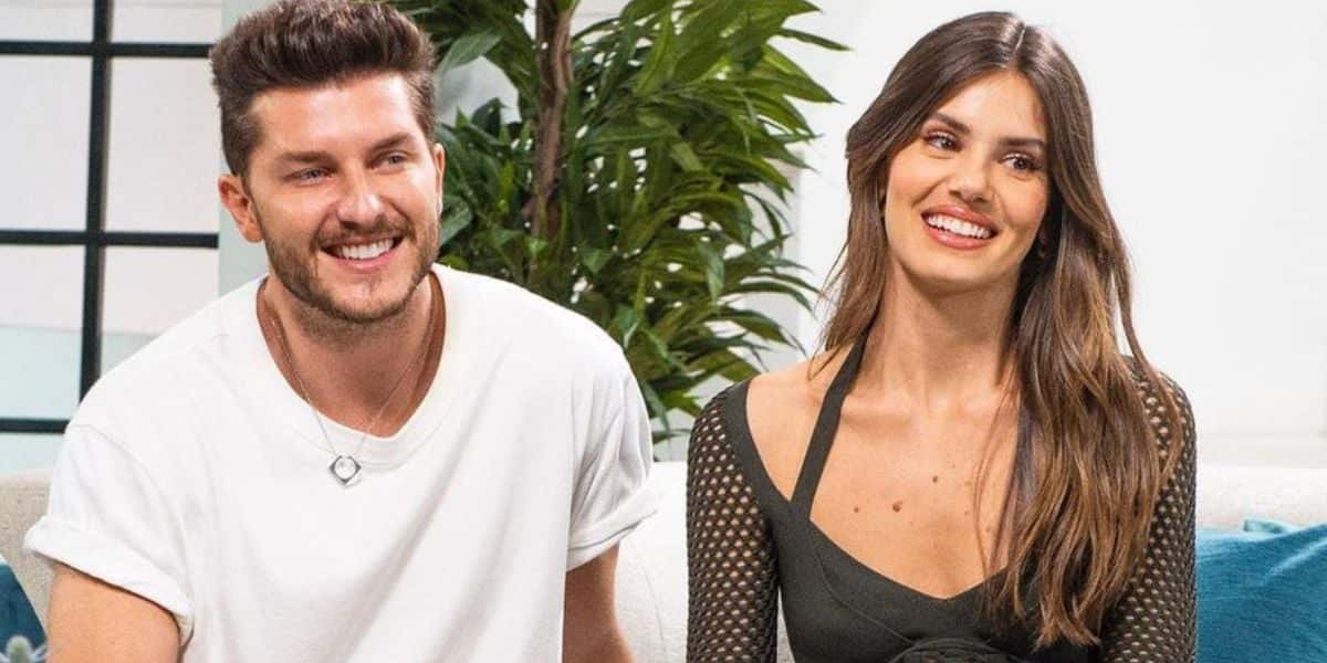 Klebber Toledo e Camila Queiroz (Foto: Reprodução / Netflix)