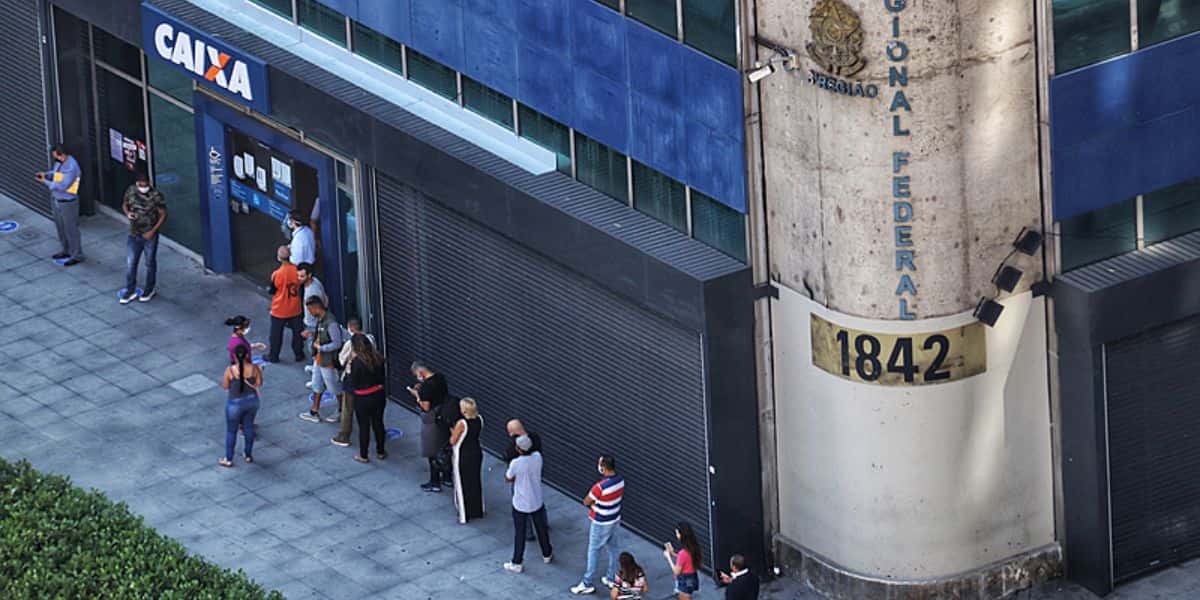 Fila em agência da Caixa - Foto Reprodução Internet