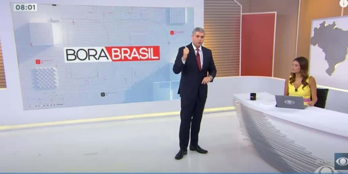 Joel Datena e Thaís Dias nos estúdios do Bora Brasil (Reprodução: Band)