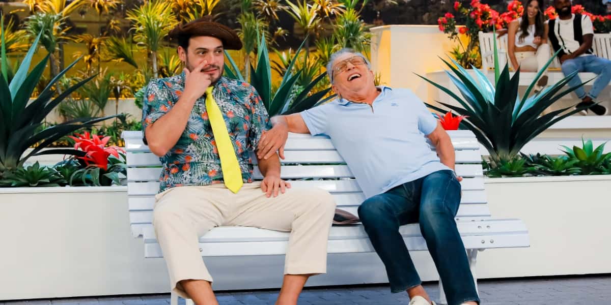 Matheus Ceará e Carlos Alberto em "A Praça é Nossa" (Foto: Lourival Ribeiro/SBT)