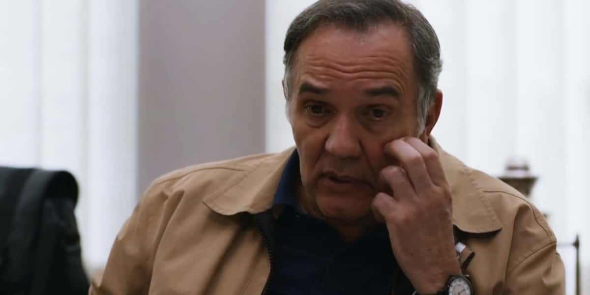 Guerra vai se preocupar com Chiara na novela das nove (Foto: Reprodução/Globo)