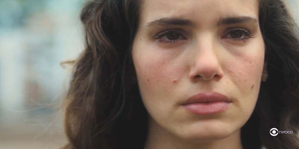 Marê (Camila Queiroz) em Amor Perfeito (Foto: Reprodução / Globo)
