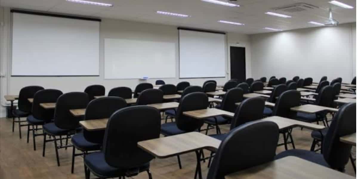 Sala de aula vazia (Foto: Reprodução Internet)