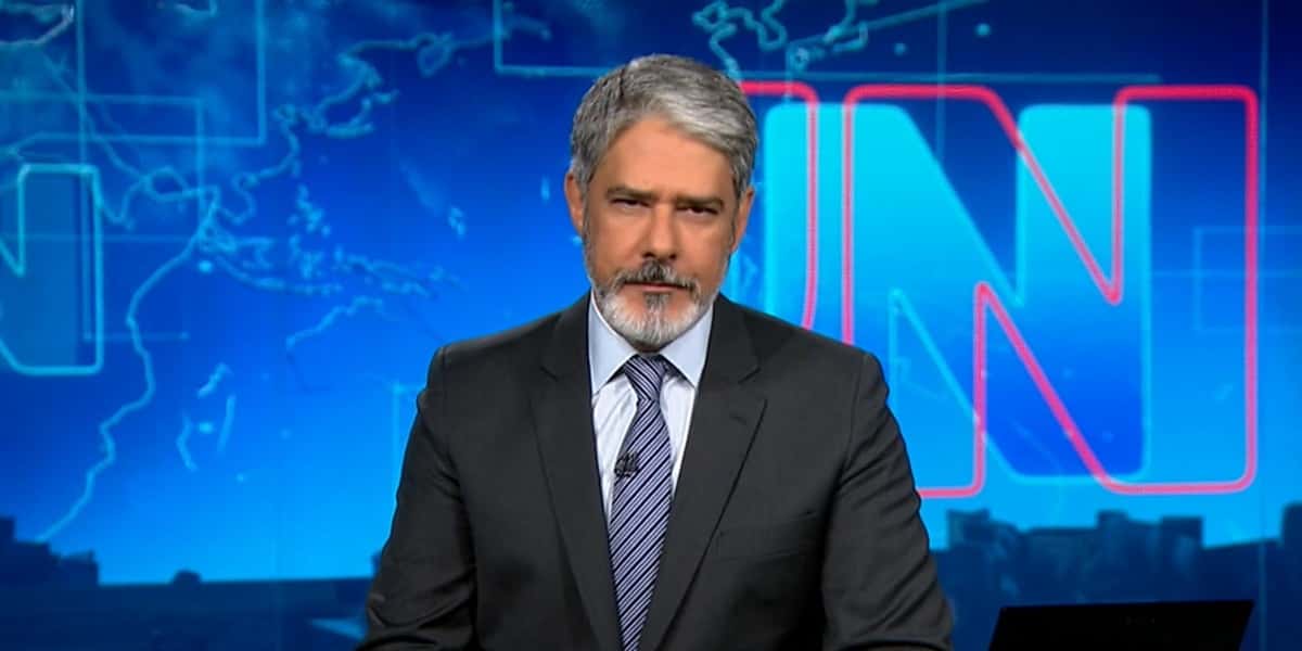 William Bonner não escondeu sua indignação durante o Jornal Nacional (Foto: Reprodução / TV Globo)