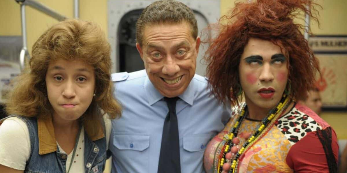 Paulo Silvino com elenco do Zorra Total - Foto Reprodução TVGlobo