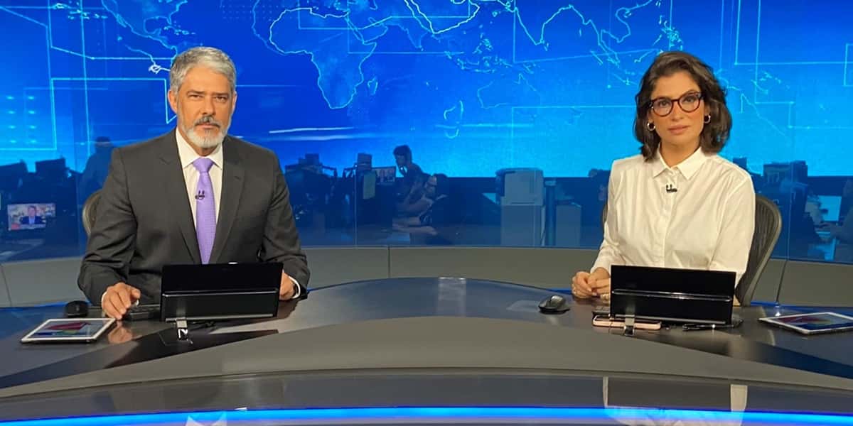 William Bonner e Renata Vasconcellos na bancada do Jornal Nacional (Foto: Divulgação / TV Globo)