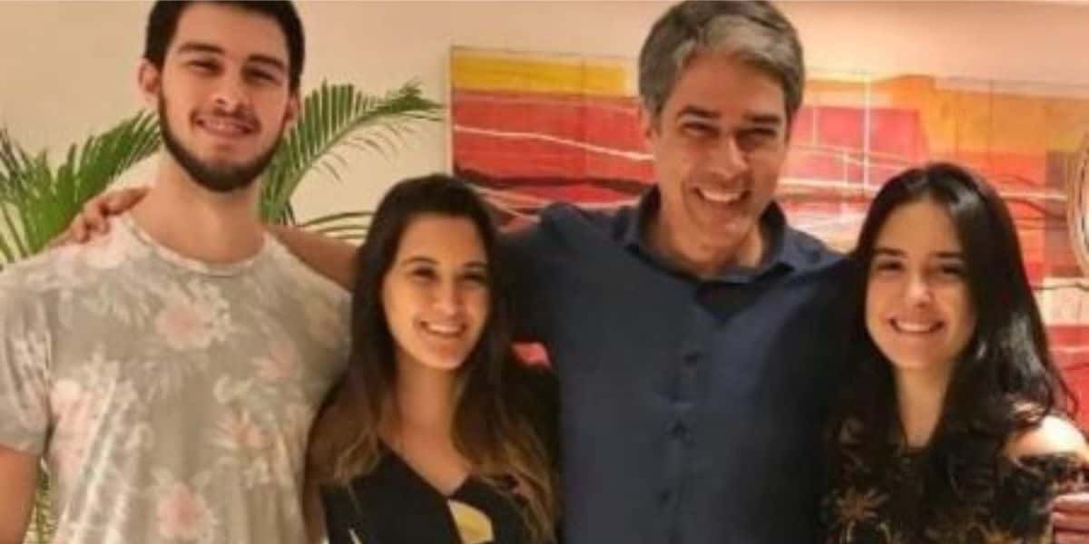 Bia Bonemer seus irmãos e William Bonner (Reprodução - Instagram)