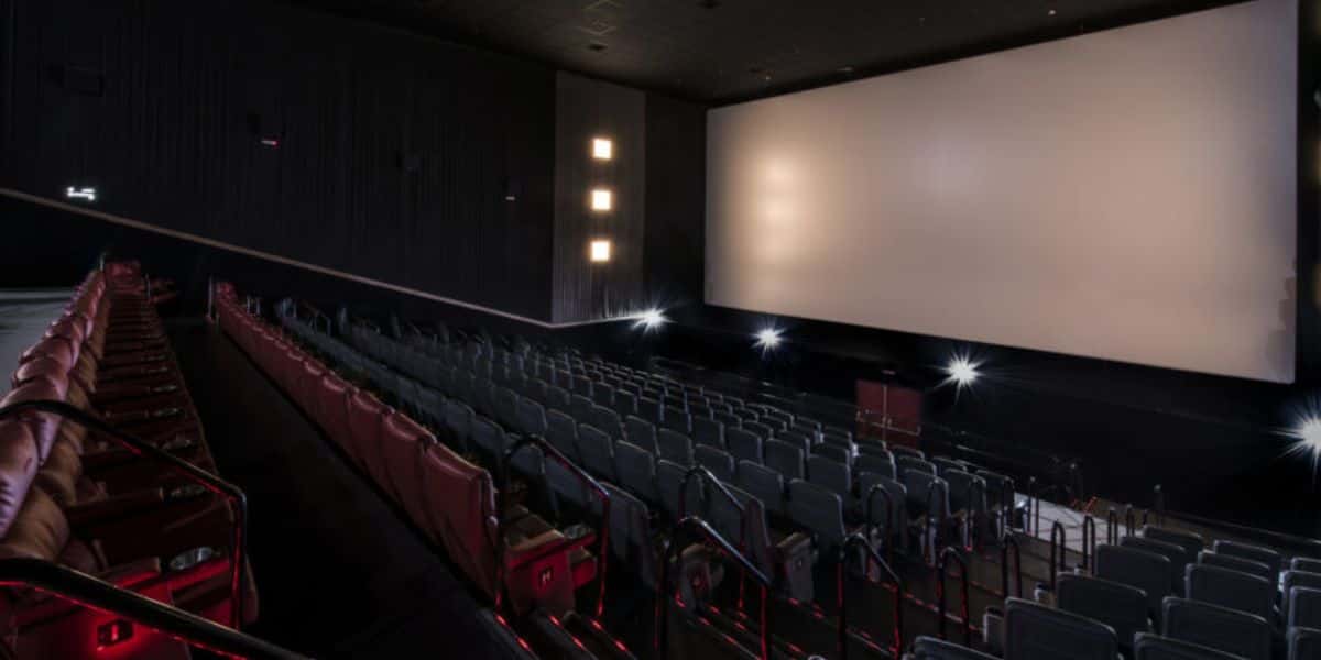 Cinemas estão sofrendo com falência e fazendo isso agora para sobreviver - Foto Reprodução Internet