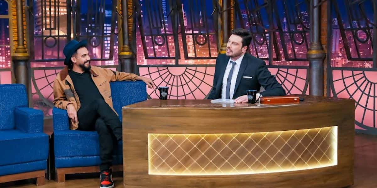 Eduardo Kobra com Danilo Gentili no The Noite desta terça(Fotos: Lourival Ribeiro/SBT)