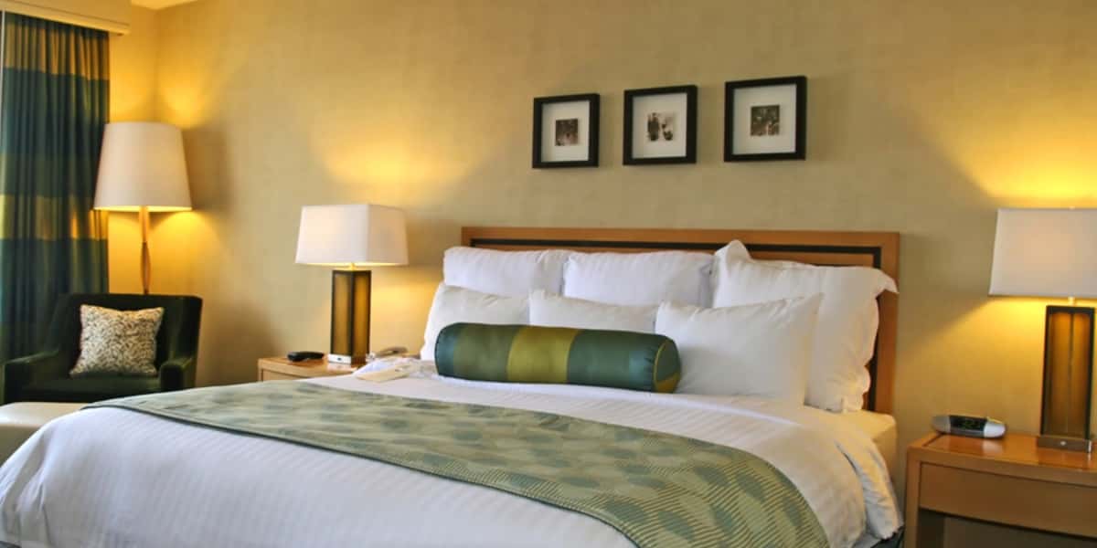 Funcionários contaram o que encontraram nas cama e quarto de hotel (Foto: Reprodução/ Internet)