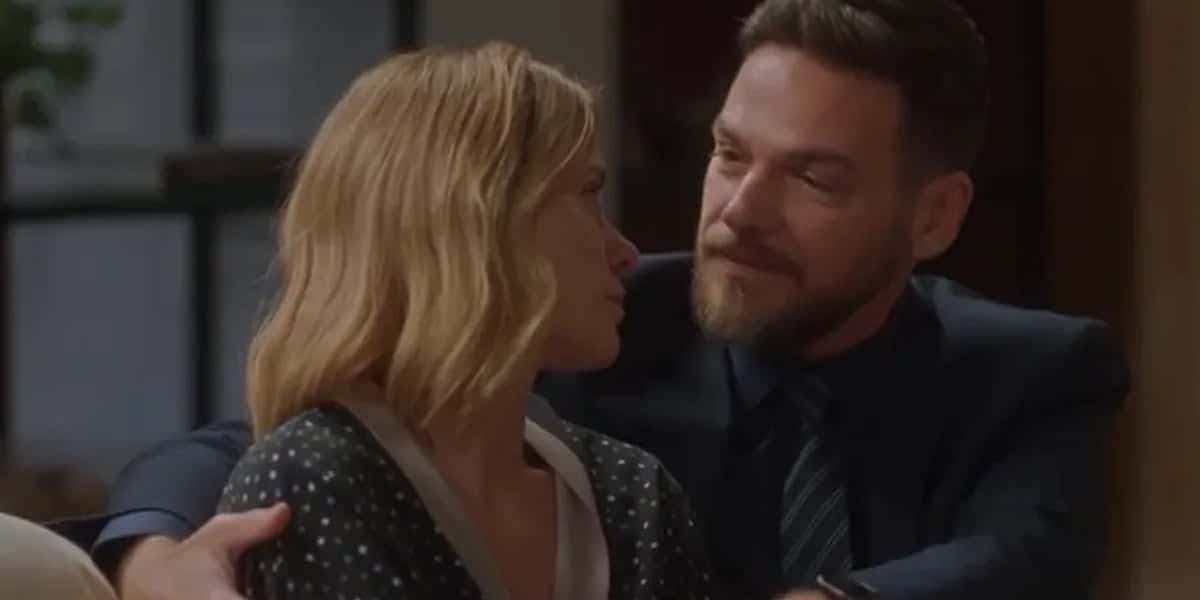 Lumiar (Carolina Dieckmann) sofrerá ataque de Theo (Emílio Dantas) em "Vai na Fé" (Foto: Reprodução/TV Globo)