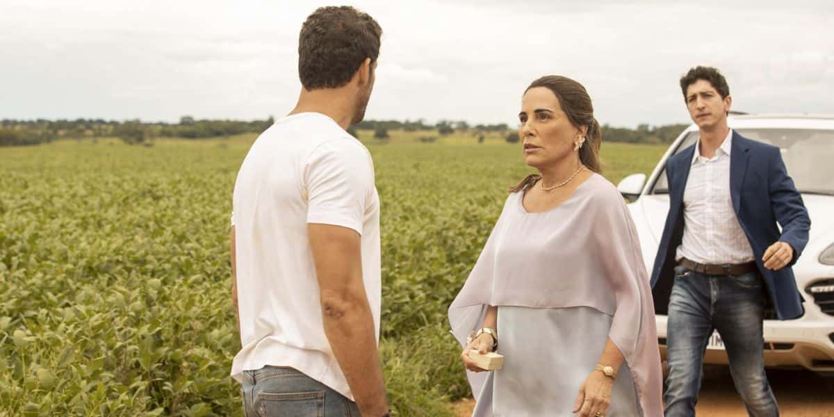 Caio, Irene e Daniel em Terra e Paixão (Foto: Reprodução / Globo)