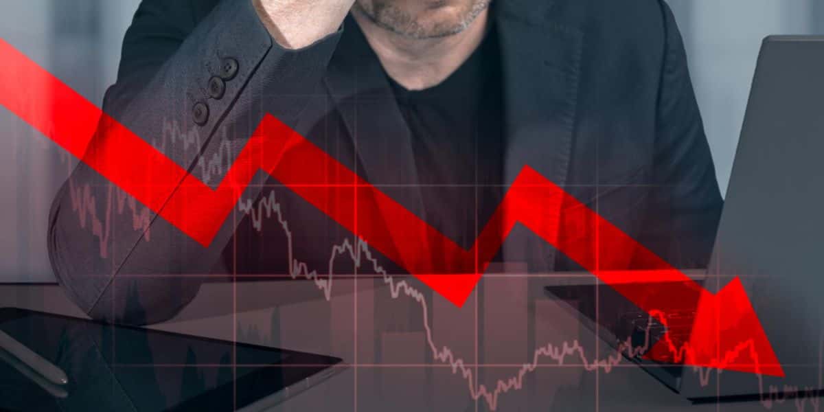 Gráfico de ações de empresa em queda - Foto Reprodução Internet
