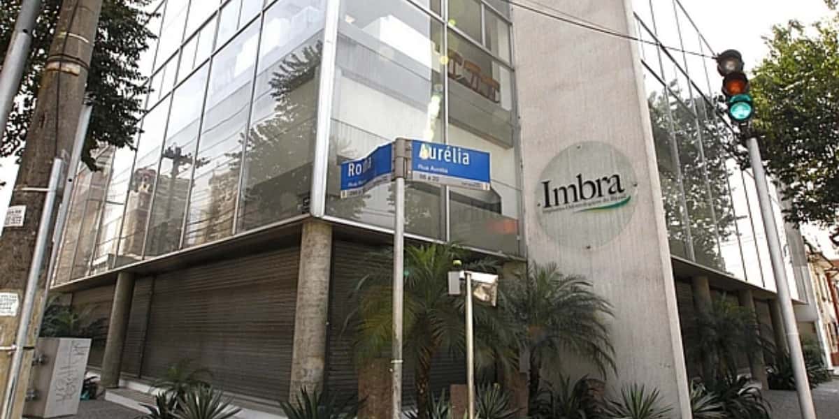 Imbra foi uma grande empresa de odontologia, até declarar falência (Almeida Rocha/Folhapress/VEJA)