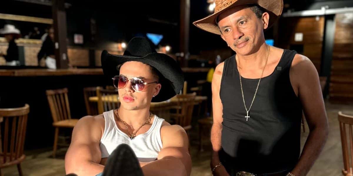 O cantor Nick com Manoel Gomes - Divulgação