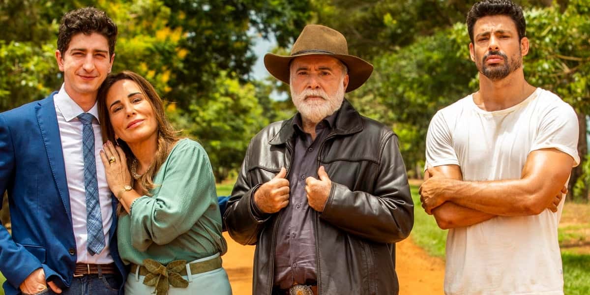 Daniel (Johnny Massaro), Irene (Gloria Pires), Antônio (Tony Ramos) e Caio ( Cauã Reymond) em "Terra e Paixão" (Foto: Divulgação/TV Globo)