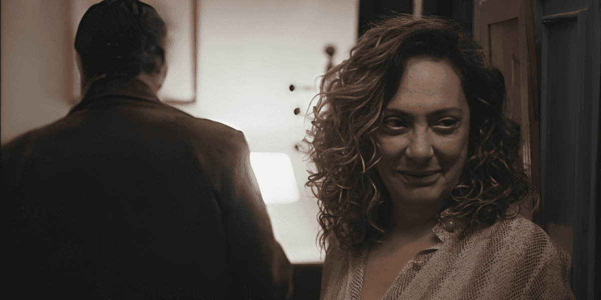 Agatha arma plano pelas costas de Antônio (Reprodução/Globo)