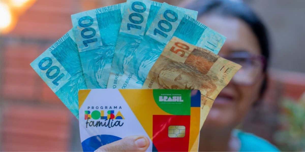 Bolsa Família é voltado para as pessoas de baixa renda (Reprodução: Internet)