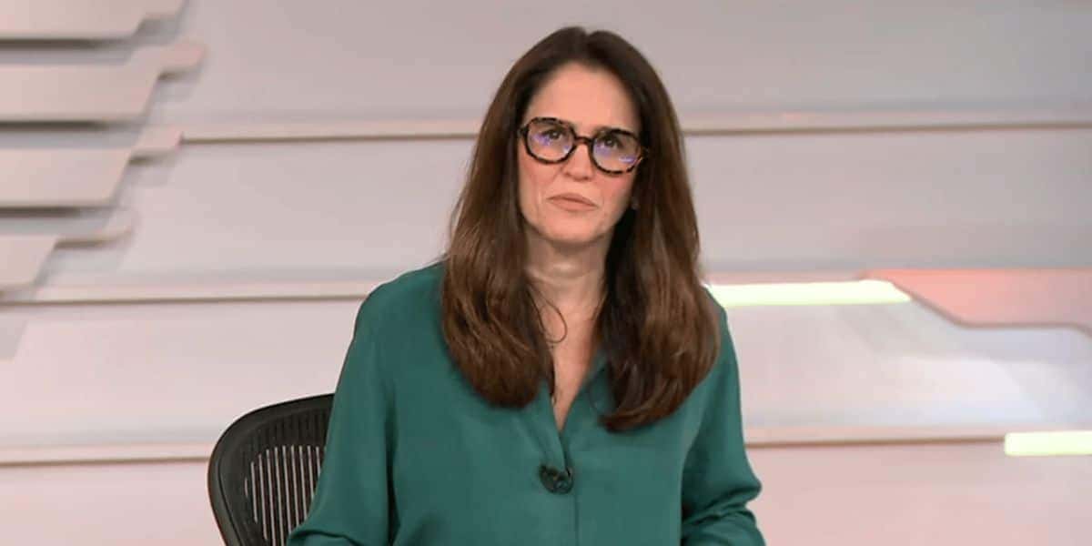 Ana Luiza Guimarães na bancada do Bom Dia Brasil (Reprodução: Globo)