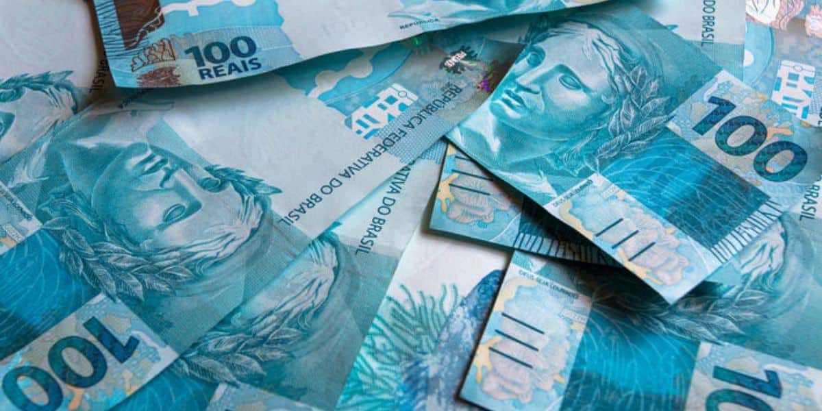 Veja mais salário mínimo (Foto: Adobe Stock)