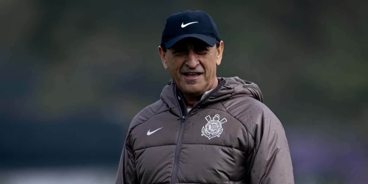Ramón Diaz no Corinthians - (Foto: Rodrigo Coca/Ag. Corinthians)