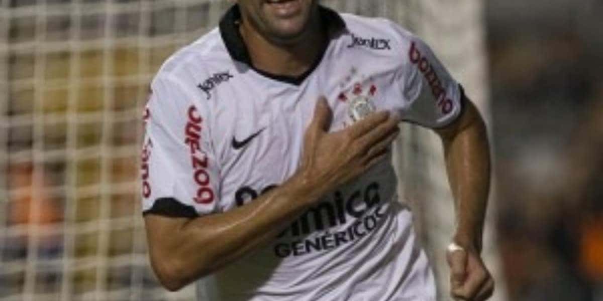 Peguei na cama"": Traição de astro do Corinthians é exposta (Foto: Reprodução/Montagem)