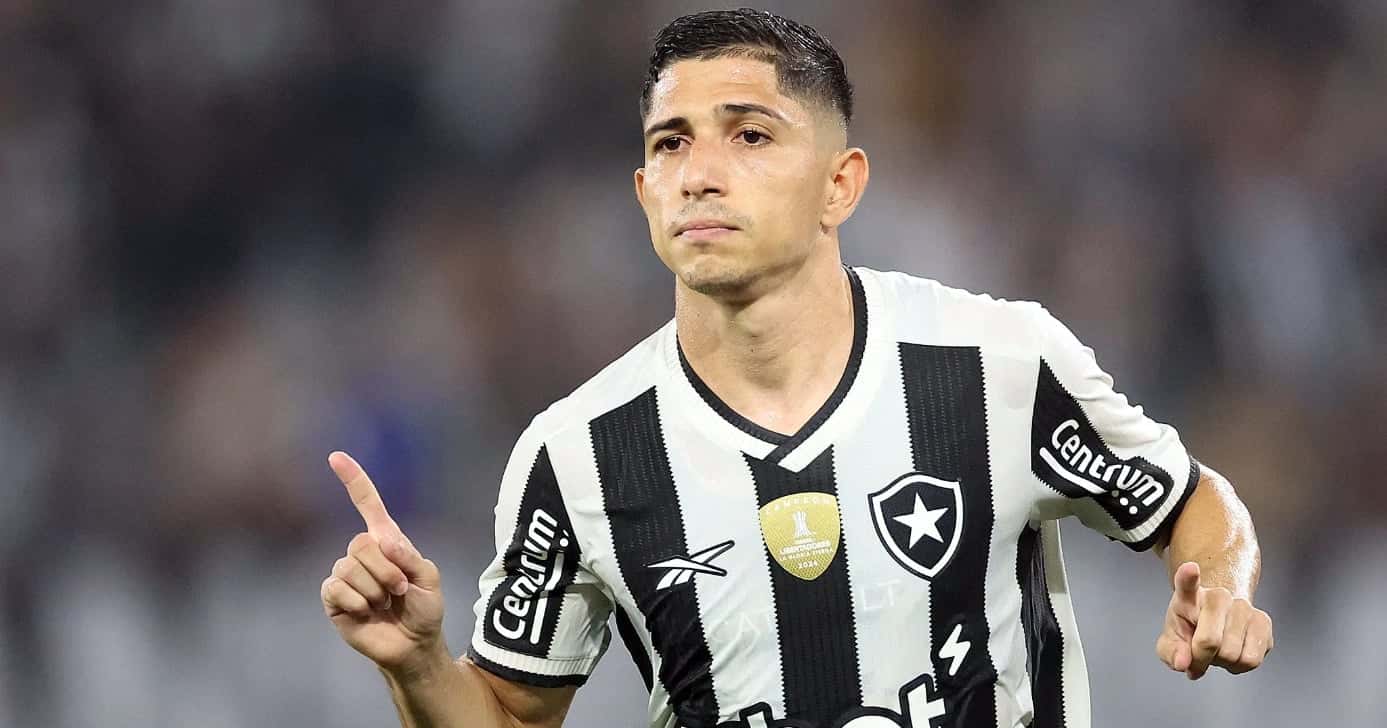 Savarino no Botafogo (Foto: Vitor Silva)
