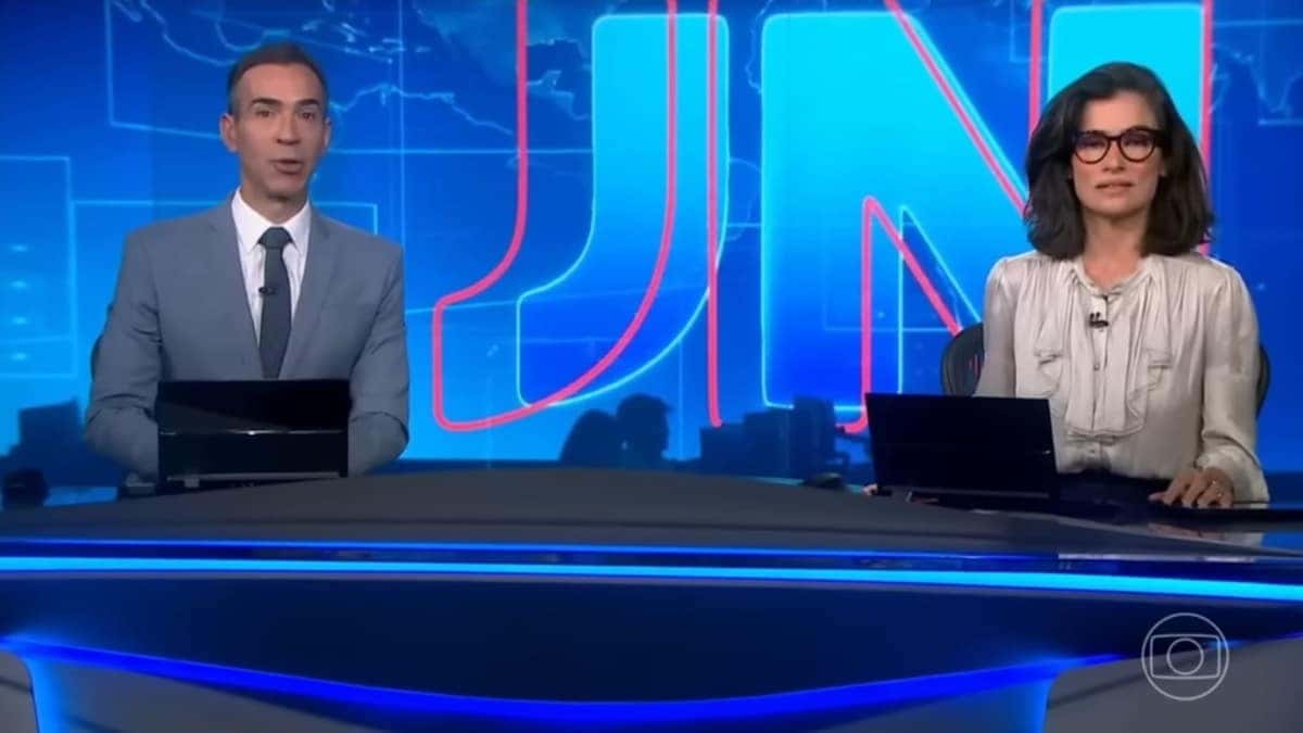 César Tralli e Renata Vasconcellos em edição do JN (Foto: Reprodução/ Globo)